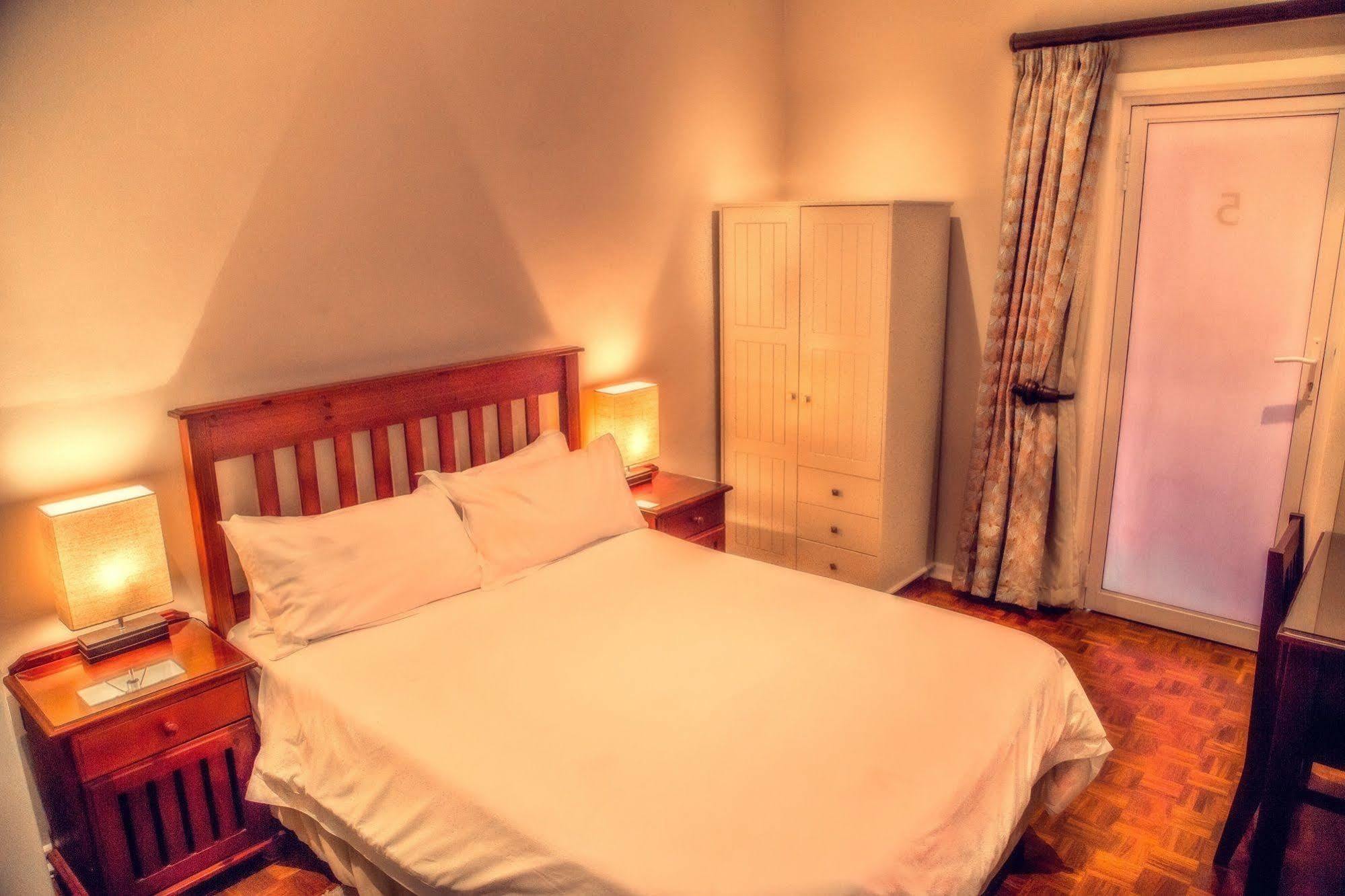 Nauntons Guest House & Wedding Venue Ледисмит Экстерьер фото