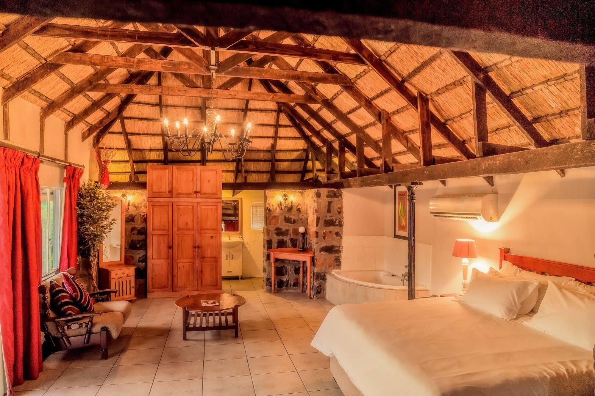 Nauntons Guest House & Wedding Venue Ледисмит Экстерьер фото
